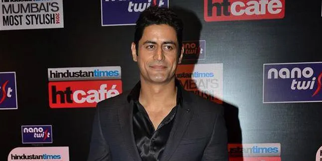 Mohit Raina: Aku dan Priyanka Chopra Itu Bagai Bumi dan Langit Mohit Raina: Aku dan Priyanka Chopra Itu Bagai Bumi dan Langit