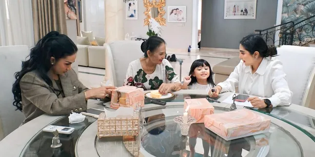 Momen Ashanty Wawancara Kris Dayanti Untuk Disertasi, Akrab & Hangat - Ameena Ikut