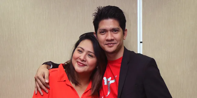 Momen Haru Iko Uwais Bersama Keluarga Setelah 4 Bulan Pisah