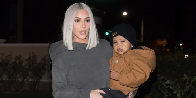 Momen Manis Saat Saint West Gemas ke Adik Bayinya