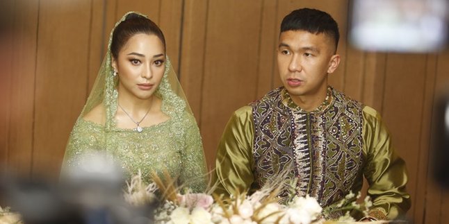 Nikita Willy and Indra Priawan's Romantic Moment Singing Together at the Engagement Event!