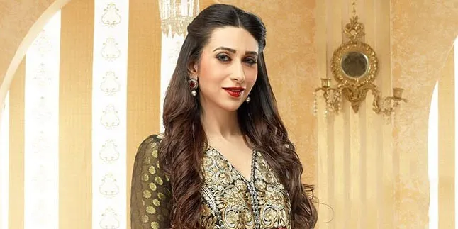 Momen Ultah Sahabat, Karisma Kapoor Beri 'Kado' Super Sweet