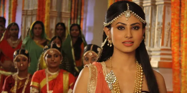 Mouni Roy Akan Kembali ke 'Mahadewa' Mouni Roy Akan Kembali ke 'Mahadewa'