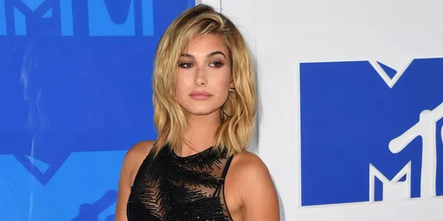 Move On Dari Bieber, Hailey Baldwin Serius Dengan Cameron Dallas?