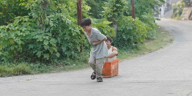Movieverse Review of the Film TANAH RUNTUH