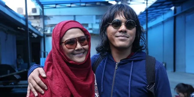 Mualaf, Mayky Wongkar Tertarik Belajar Islam Setelah Jalani Umrah