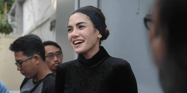 Mucikari F dan O Pertanyakan Gugatan Nikita Mirzani Mucikari F dan O Pertanyakan Gugatan Nikita Mirzani