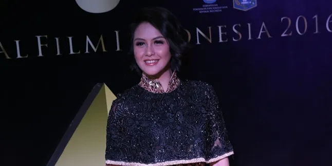 Mulai Jarang Muncul, Revalina S Temat Sibuk Mengurus Anak Mulai Jarang Muncul, Revalina S Temat Sibuk Mengurus Anak