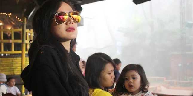Mulan Ajarkan Safeea Kenali Binatang Sejak Dini