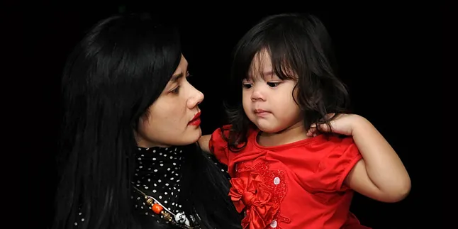 Mulan Jameela Ajari Kedua Putrinya Tentang Kedewasaan Mulan Jameela Ajari Kedua Putrinya Tentang Kedewasaan