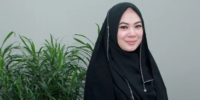 Mulia, Penyanyi Cantik Ini Bangun Majlis Ta'lim Untuk Remaja