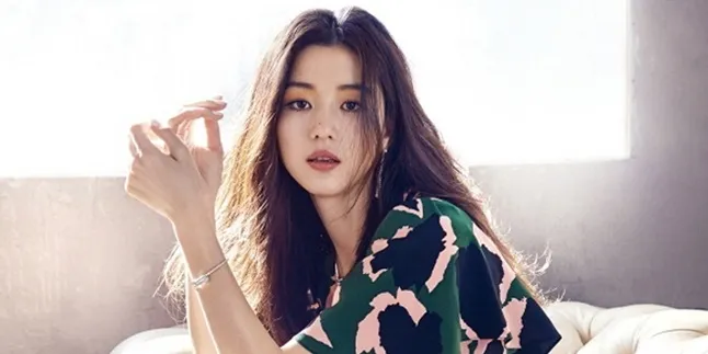 Muncul Perdana Setelah Melahirkan, Jun Ji Hyun Langsing Banget Muncul Perdana Setelah Melahirkan, Jun Ji Hyun Langsing Banget