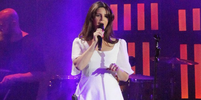 'Music to Watch Boys To' Romansa 'Dreamy' Dari Lana Del Rey