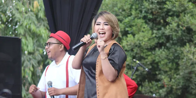 Musim Hajatan dan Agustusan, Wiwik Sagita Muter Hingga 5 Panggung Sehari