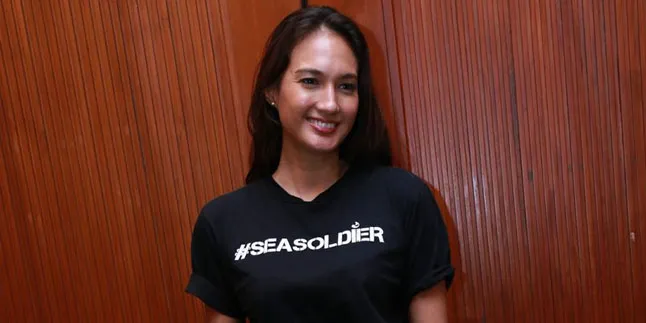 Nadine Candrawinata Cerita Pengalaman Mendaki Puncak Cartenz