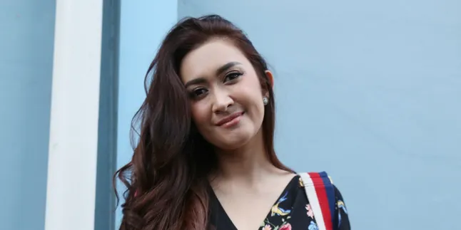 Nafa Urbach Turuti Permintaan Anak Untuk Berpelukan Dengan Zack Lee