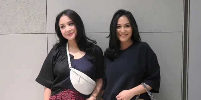 Nagita Slavina dan Caca Tengker Akui Tak Pernah Saling Curhat Masalah Rumah Tangga Nagita Slavina dan Caca Tengker Akui Tak Pernah Saling Curhat Masalah Rumah Tangga