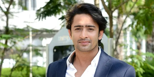 Naiki Mercy Sport Putih, Inikah Mobil Mewah Milik Shaheer Sheikh?