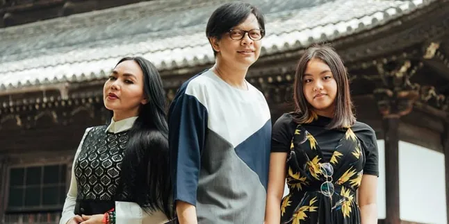 Naja Dewi Positif Covid-19, Dewi Gita Sedih Tak Bisa Peluk Putrinya