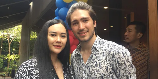 Nama Anak Aura Kasih Terinspirasi dari Lagu Arctic Monkeys Nama Anak Aura Kasih Terinspirasi dari Lagu Arctic Monkeys
