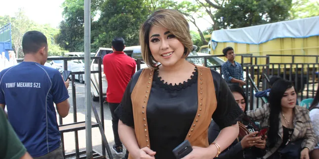 Nama Mirip, Wiwik Sagita dan Eny Sagita Bukan Saudara Lho!