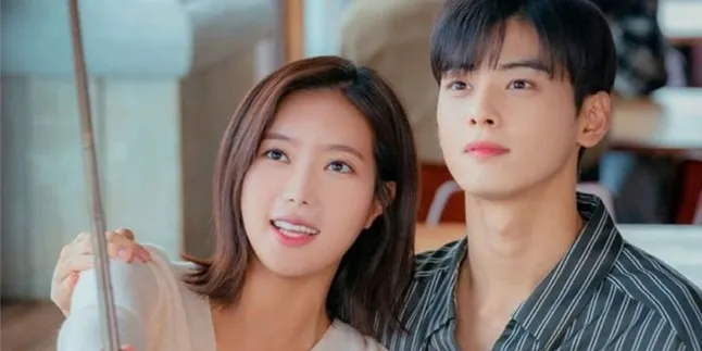 Nangis Lihat Episode Terakhir 'My ID is Gangnam Beauty', Im Soo Hyang Dipeluk Eunwoo