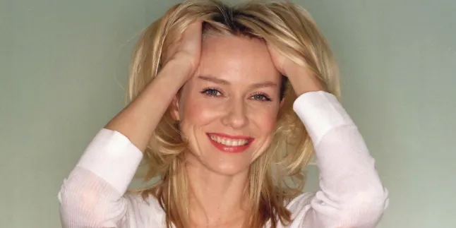 Naomi Watts Tampil Anggun Dalam Premiere Film DIANA