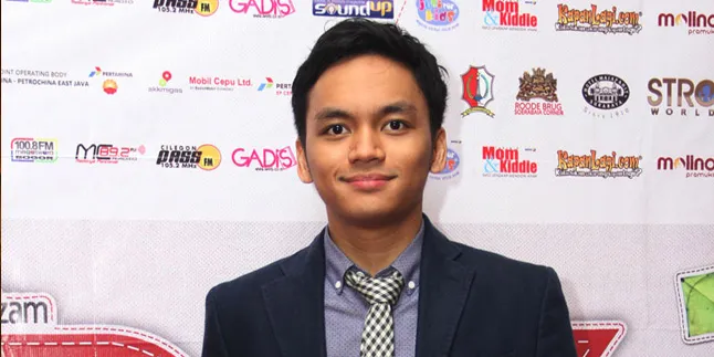 Natal, Calvin Jeremy Bikin Kebaktian Kecil Dengan Keluarga