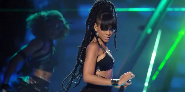 Navy, Siapkan Rp 200 Ribumu untuk Rihanna! Navy, Siapkan Rp 200 Ribumu untuk Rihanna!