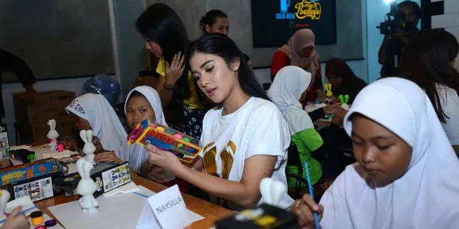 Naysila Mirdad Akui Pacarnya Mirip Dengan Sang Ayah Naysila Mirdad Akui Pacarnya Mirip Dengan Sang Ayah