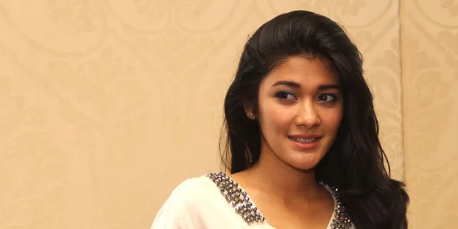 Naysilla Mirdad: Mama Papa Sudah Lama Bicara Mau Pisah Naysilla Mirdad: Mama Papa Sudah Lama Bicara Mau Pisah