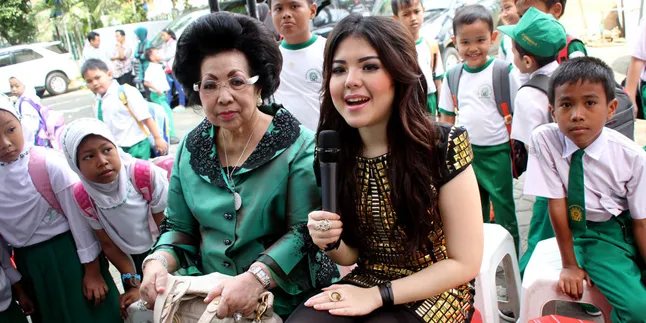 Nenek Tak Ijinkan Tina Toon Nikah Muda