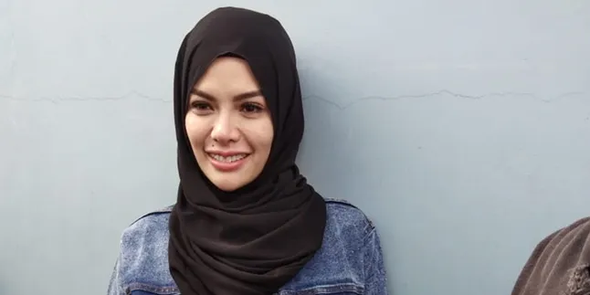Netizen Heboh Foto Seksi Belum Dihapus, Begini Tamparan Nikita Mirzani