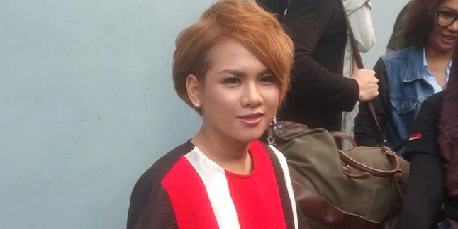 Netizen Sebut Wajahnya Mirip Raisa, Evelyn Meminta Maaf Netizen Sebut Wajahnya Mirip Raisa, Evelyn Meminta Maaf