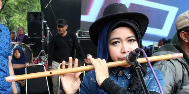 New Kendedes - Nonik Sanjaya Hidup dari Meniup Bambu