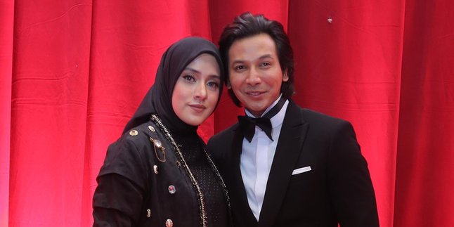Always Wear a Mask in the New Normal, Sonny Septian Finds it Difficult to Kiss Fairuz A Rafiq