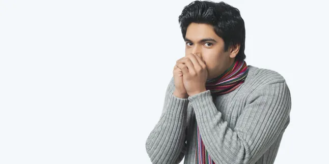 Ngaku Deh, Biar Nggak Masuk Angin Cara Ini Sering Kamu Lakukan!