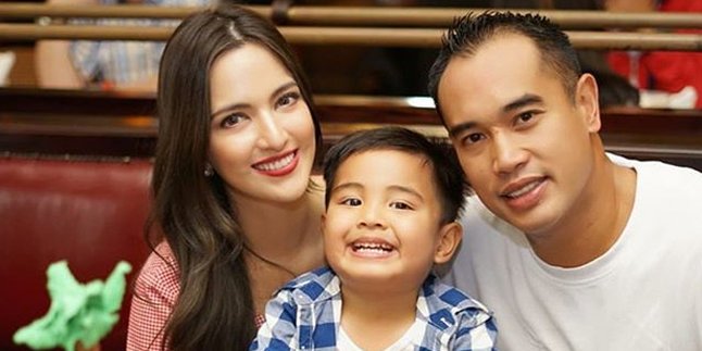 Admitting Never Being Obsessed with Ardi Bakrie, Nia Ramadhani: It Doesn't Matter How My Husband Is, As Long As He Comes Home