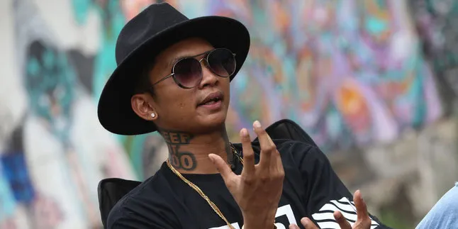 Ngaku Tak Butuh Media,  Young Lex: Klarifikasi Aja Lewat Youtube Ngaku Tak Butuh Media,  Young Lex: Klarifikasi Aja Lewat Youtube