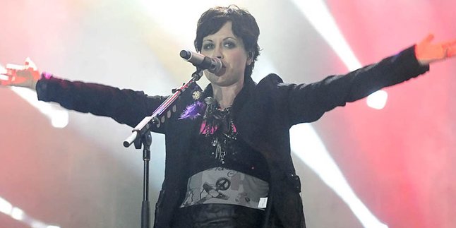 Ngamuk di Pesawat, Vokalis The Cranberries Dipenjara!