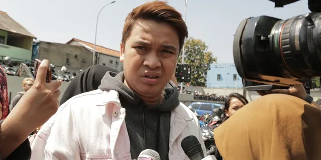 Ngeluh Tak Enak Badan, Ternyata Ini Sakit Yang Diderita Billy Syahputra