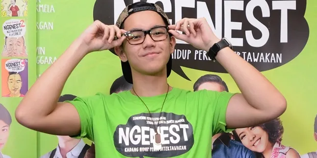 'NGENEST', Brandon Salim Rela Dilempar Celana Dalam 'NGENEST', Brandon Salim Rela Dilempar Celana Dalam