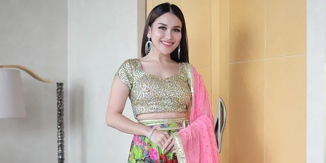 Nggak Cuma Honor dari Televisi, 9 Sumber Kekayaan Ayu Ting Ting yang Bikin Cuan Ngalir Terus