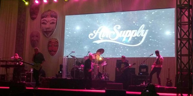 Nggak Cuma Jago Bermusik, Air Supply Juga Ahli Melawak!