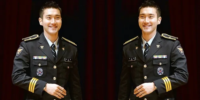 Nggak Cuma Polisi, Choi Siwon Juga Jadi Pemandu Wisata Dadakan