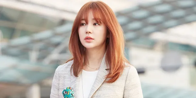 Nggak Cuma Satu, Yoon Eun Hye Jiplak Tiga Karya Desainer Populer? Nggak Cuma Satu, Yoon Eun Hye Jiplak Tiga Karya Desainer Populer?