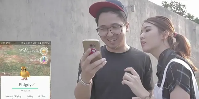 Nggak Mau Ketinggalan Tren, Ini Cara Edho Zell Berburu Pokemon Nggak Mau Ketinggalan Tren, Ini Cara Edho Zell Berburu Pokemon