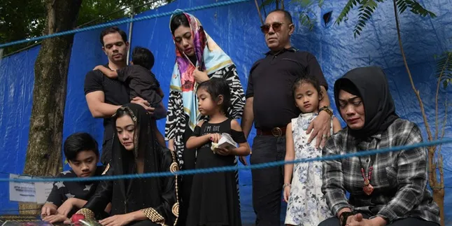 Nggak Nyangka, Julia Perez Sering Datang Menghampiri Salah Satu Kawannya Ini?