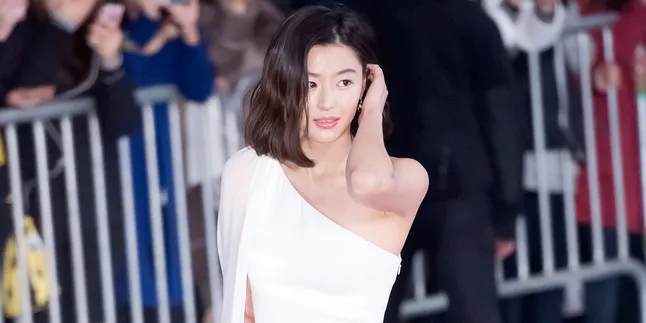 Nggak Perlu Photoshop, Jun Ji Hyun Pamerkan Kecantikan Natural Nggak Perlu Photoshop, Jun Ji Hyun Pamerkan Kecantikan Natural
