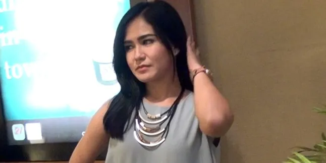'Nginap' di Villa Angker, Masayu Clara Masuk Lumpur Dingin